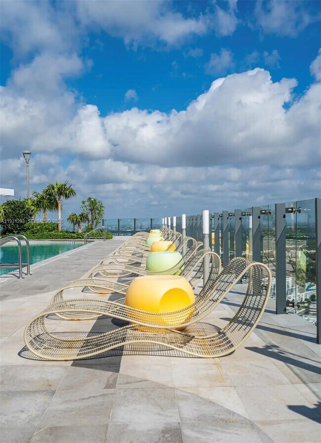 Building Photo - 501 NE 31st St