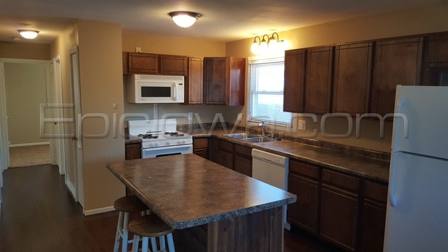 Primary Photo - 1092 Eisenhower Rd