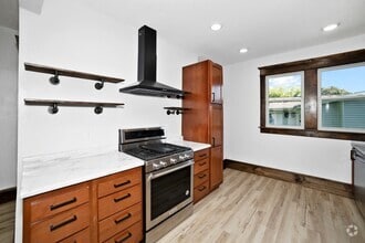 Building Photo - 3 Bedroom Custom Neenah Home