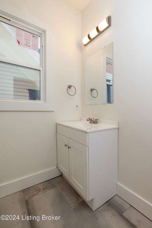 Building Photo - 426 E Oak St