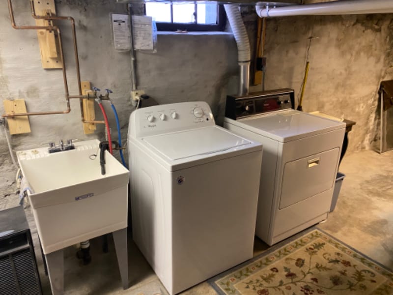 Building Photo - 1060 Park Ave