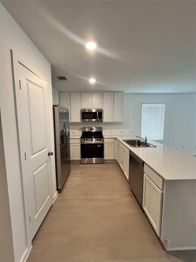 Building Photo - 25649 Rose Creek Dr