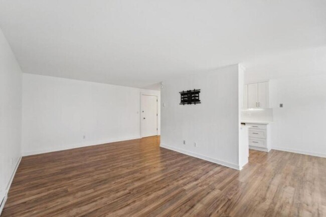 Building Photo - 1 bedroom in Seattle WA 98115