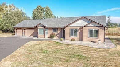 Building Photo - 516 NE 199th St