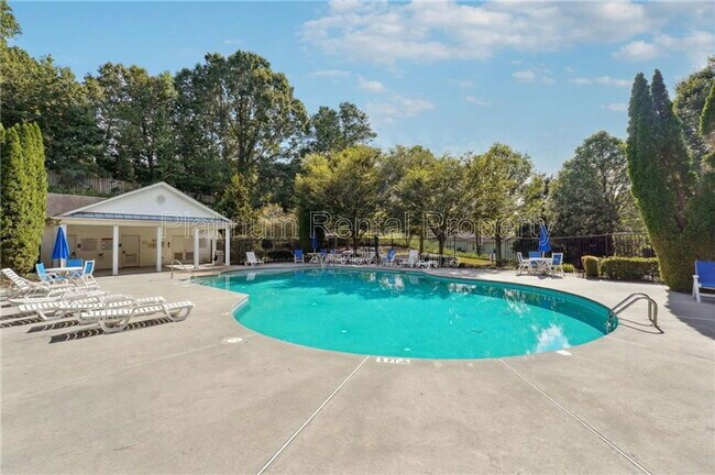 Building Photo - 1751 Bentridge Dr