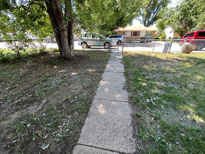 Building Photo - 906 1/2 Carlisle Street