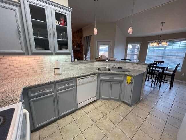 Building Photo - 4204 Tropicana Dr