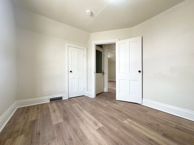 Building Photo - 1201 S 15th St