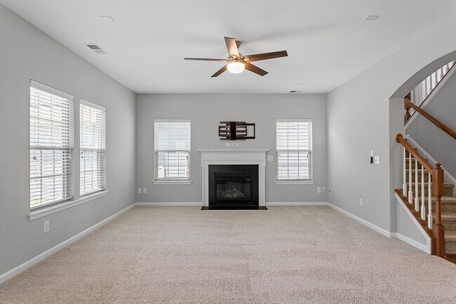 Building Photo - 1121 Survada Ln