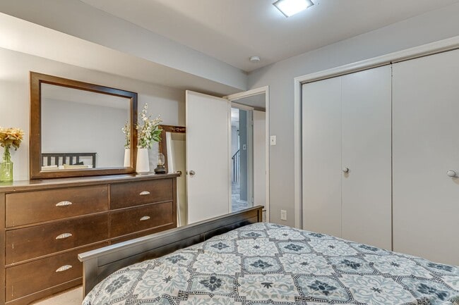 Building Photo - Spacious 4-bedroom home in West Springfield!