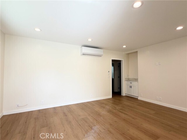 Building Photo - 111 E Newby Ave