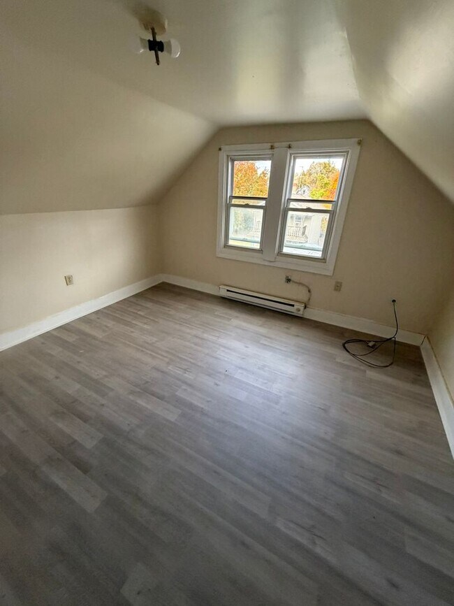 Building Photo - 12706 Parkhill Ave