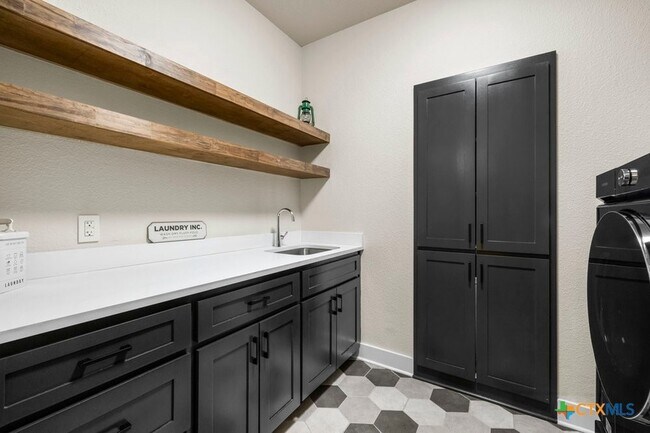 Building Photo - 10 Riverstone Pkwy