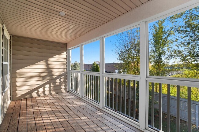 Building Photo - 5468 Nottinghamshire Ln