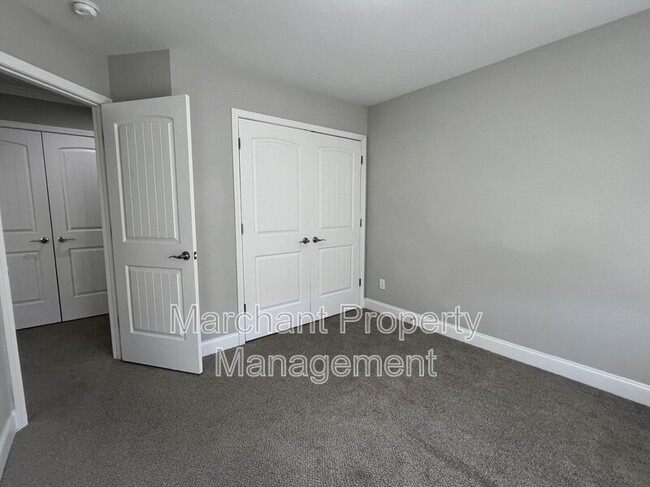 Building Photo - 148 N Church St