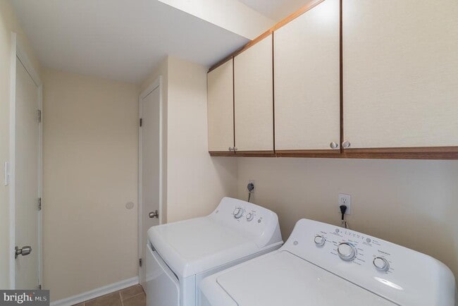 Building Photo - 414 Windsor Cir
