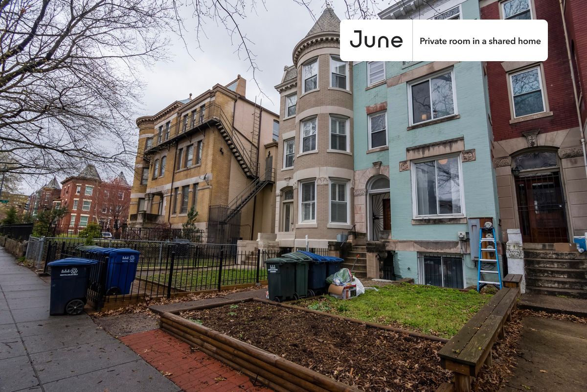 Building Photo - Room in Shared 5 bed/2 bath home in Columbia Heights