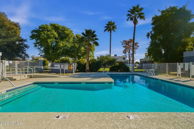 Building Photo - 6627 N 27th Ave