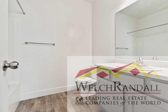 Building Photo - Stylish Vineyard Condo – 3 Beds, 2 Baths, ...