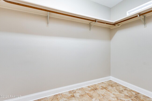 Building Photo - 111 Songbird Ln