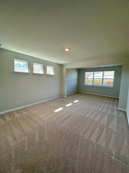 Building Photo - 304 Greymoor Ln
