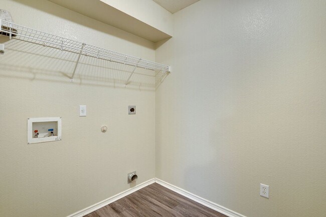 Building Photo - 9405 Rowlands Sayle Rd