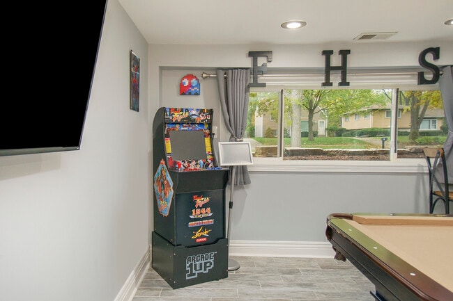 Building Photo - 63 S Main St