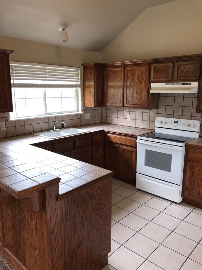 Building Photo - Check out this amazing home for rent