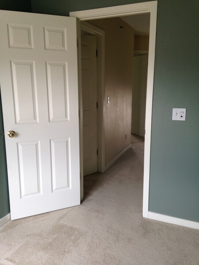 Building Photo - 3B/2.5B Boulder Townhome Close to Campus Available 8/1