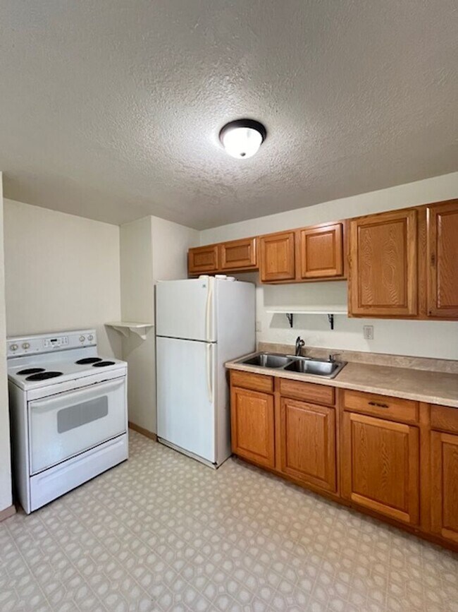 Building Photo - Sheridan duplex bremerton