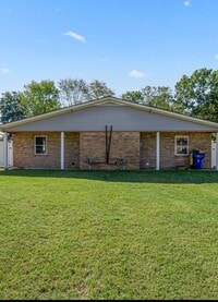Building Photo - 2136 Rockcreek