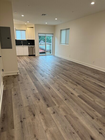 Building Photo - 3853 Inglewood Blvd