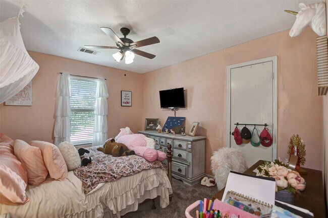 Building Photo - 25401 Hunting Trail