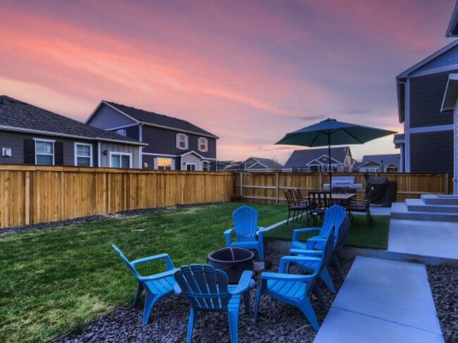 Building Photo - Beautiful 5 Bed Home in Raindance