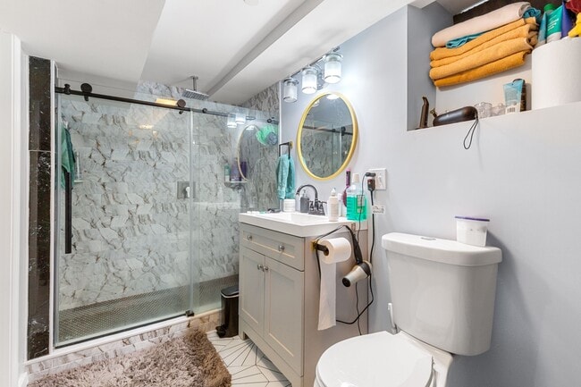 Building Photo - 32 Cameron Ave