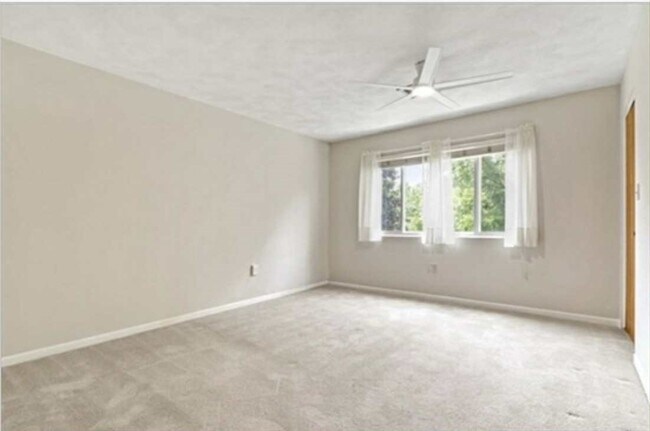 Building Photo - 269 Farrwood Dr
