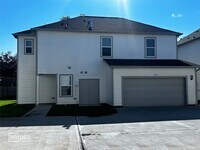 Building Photo - 120 Pecan Ln