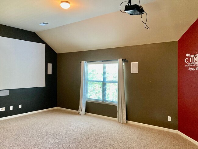 Building Photo - Spacious Grovetown Home