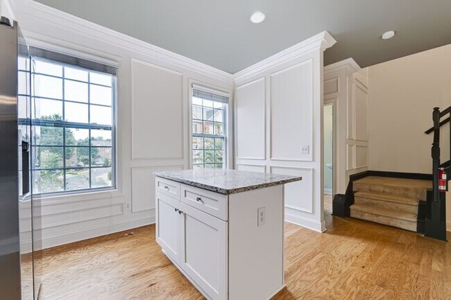 Building Photo - 5716 Pine Oak Dr, Norcross, GA 30092
