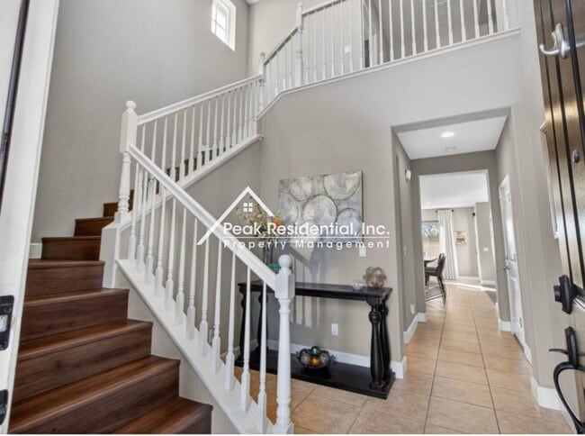 Building Photo - Beautiful 3bd/2.5ba Folsom Home with 2 Car Garage!