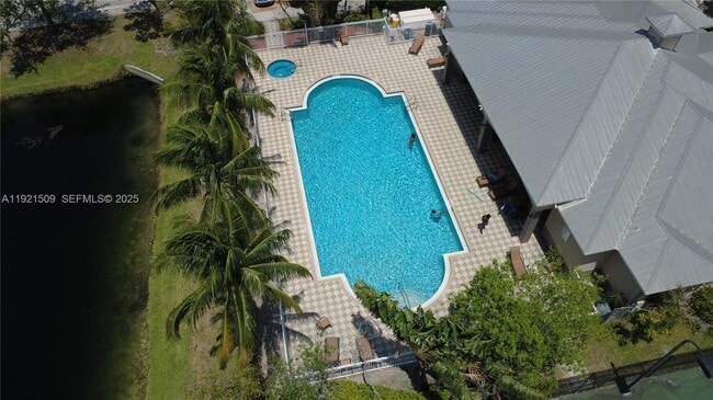 Building Photo - 1109 Lucaya Dr