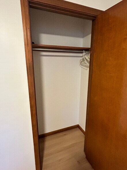 Building Photo - 6166 River Bluff Dr