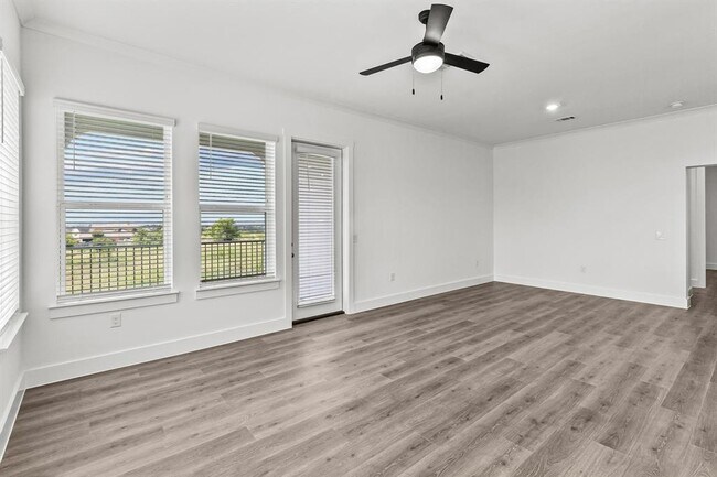 Building Photo - 1664 Hillside Terrace