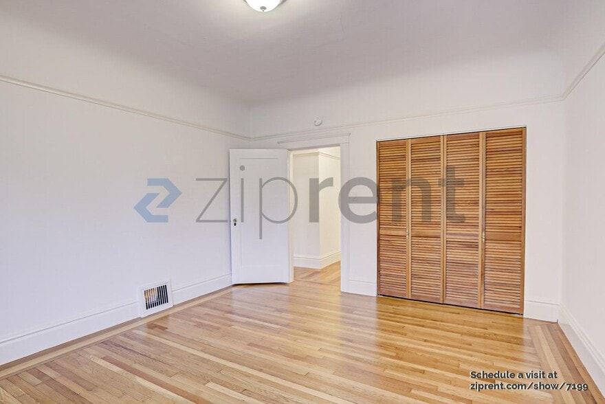Building Photo - Unit