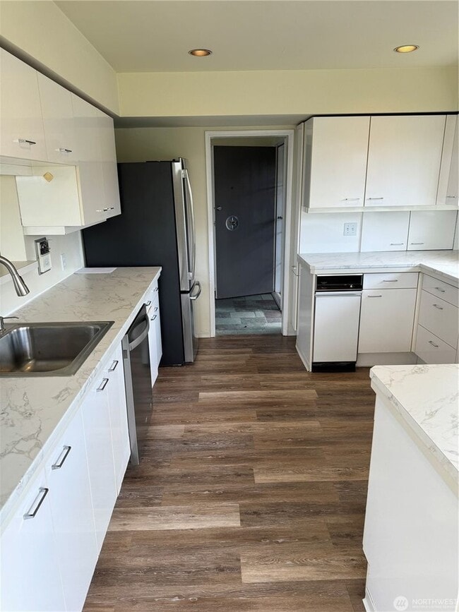 Building Photo - 3bd/1.75ba Bellevue Home