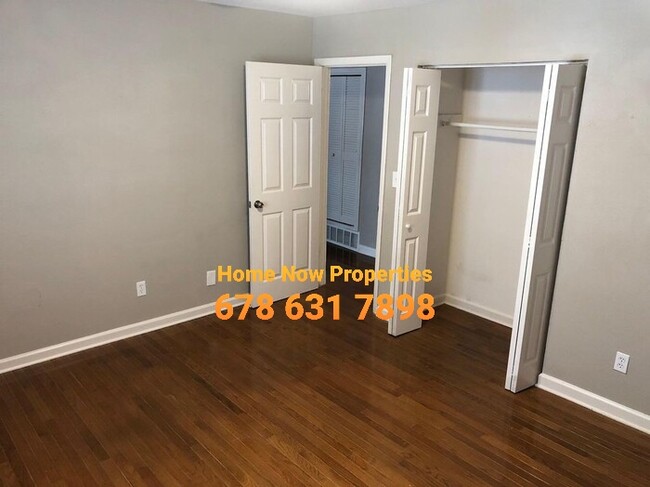 Building Photo - Willow Creek Apartments