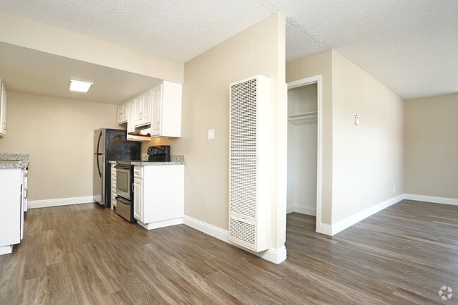 2BR,1BA-1000SQ - Arden Park