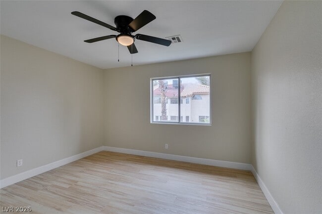 Building Photo - 821 Long Branch Dr