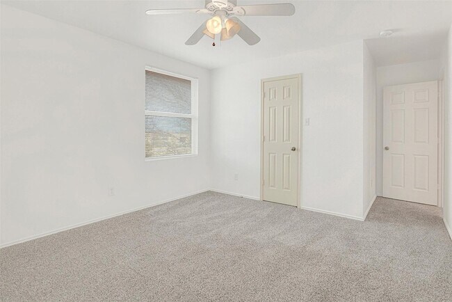 Building Photo - 10876 Rankin Dr