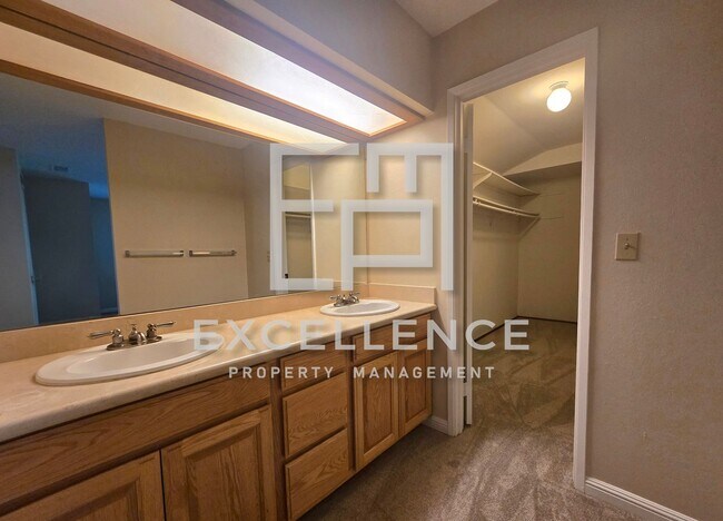 Building Photo - 1809 Mccluhan Way